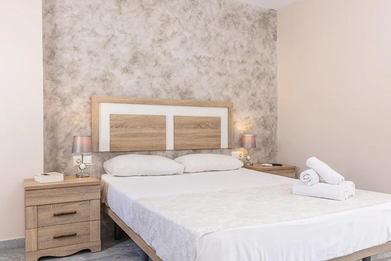 Apartamentos Lola Beach Málaga 0*,  Spanien